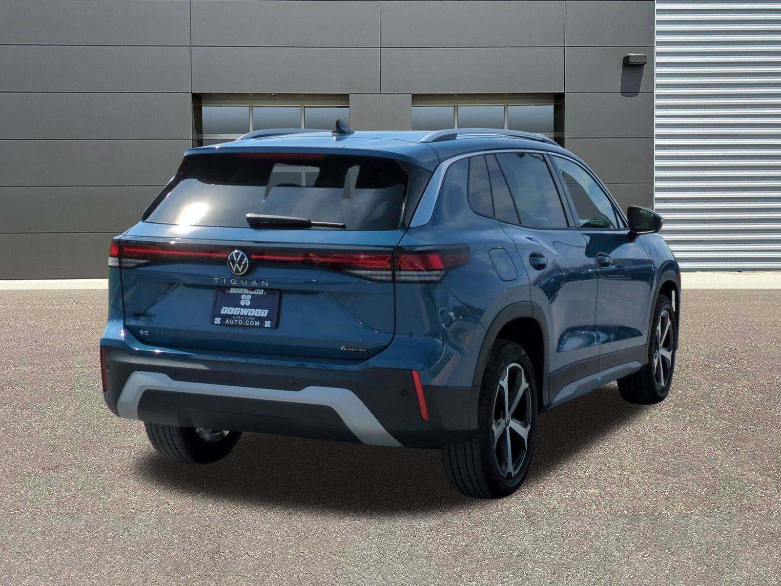New 2026 Volkswagen Tiguan SE image 7