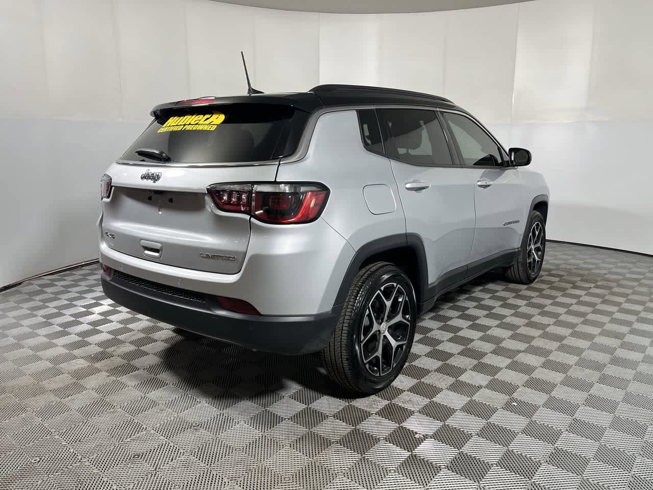 Used 2024 Jeep Compass Limited AWD/4WD image 8