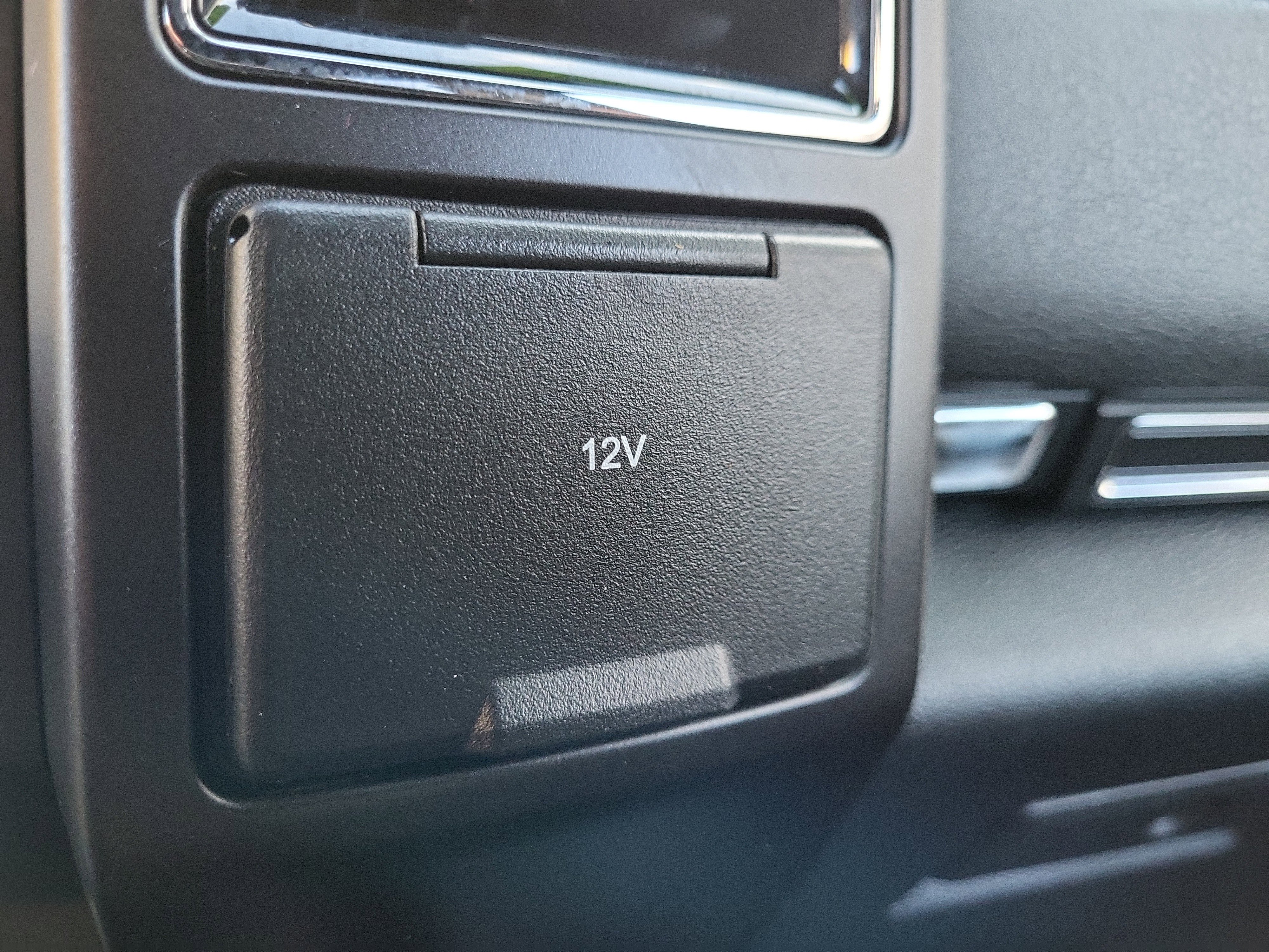 Used 2021 Ford Expedition Limited image 28