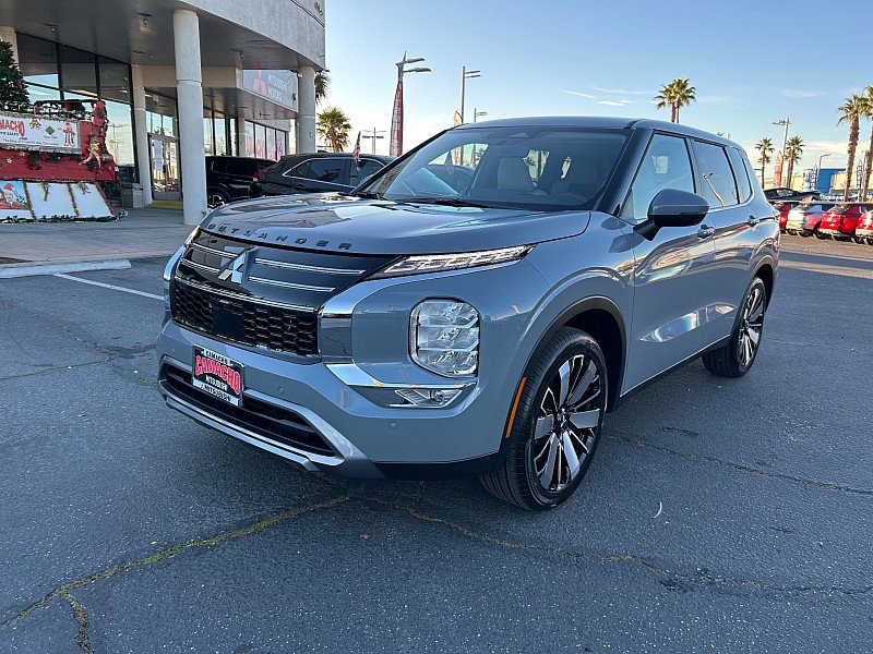 New 2026 Mitsubishi Outlander SE image 6