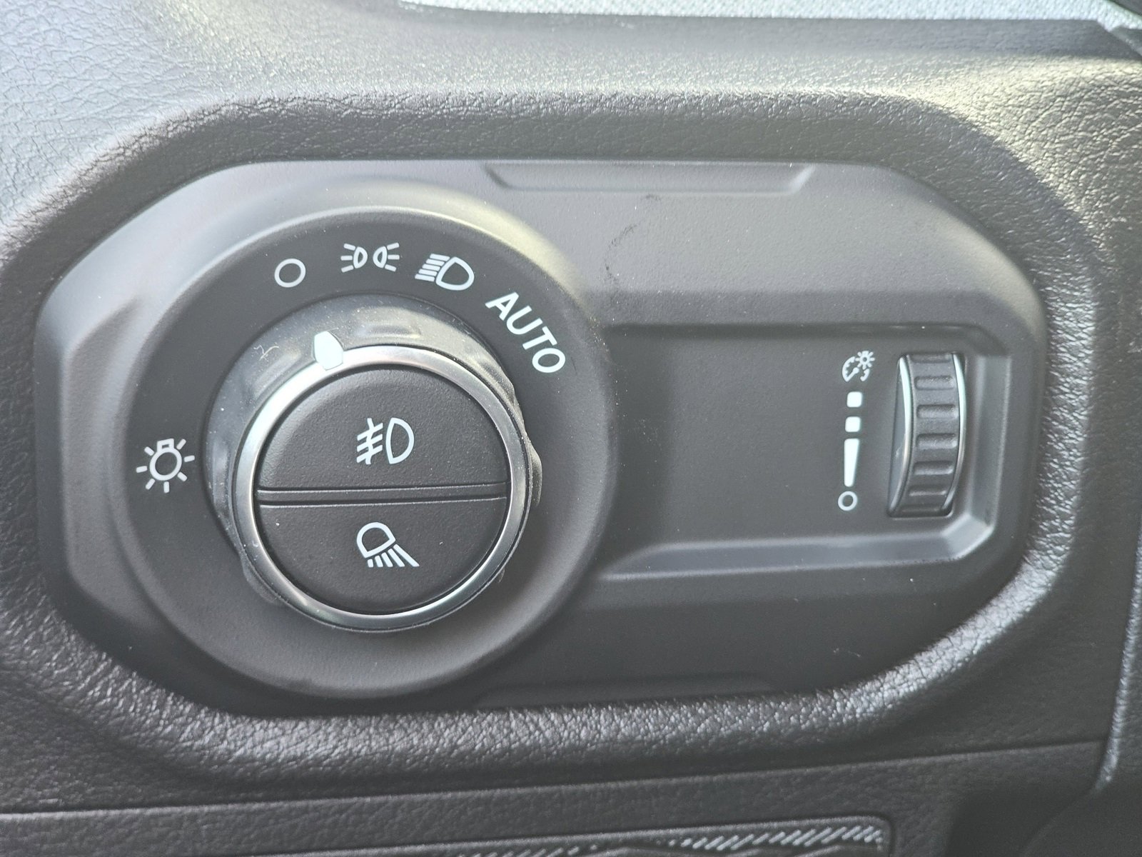 New 2026 Jeep Gladiator Sport image 18