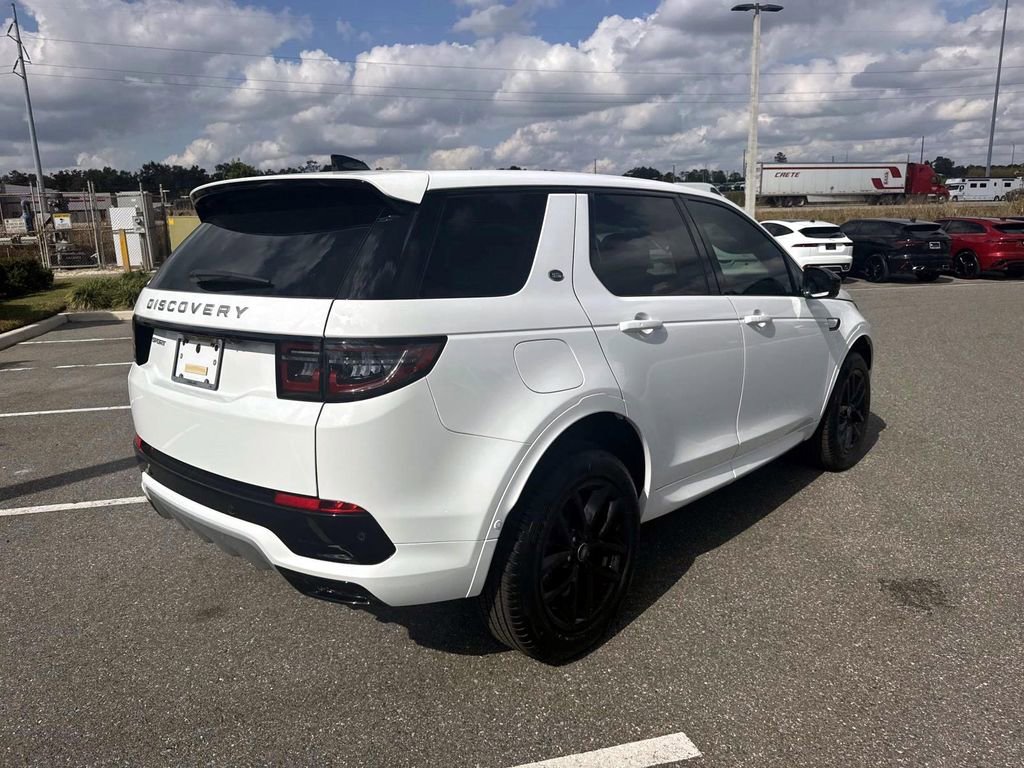 New 2025 Land Rover Discovery Sport S image 6