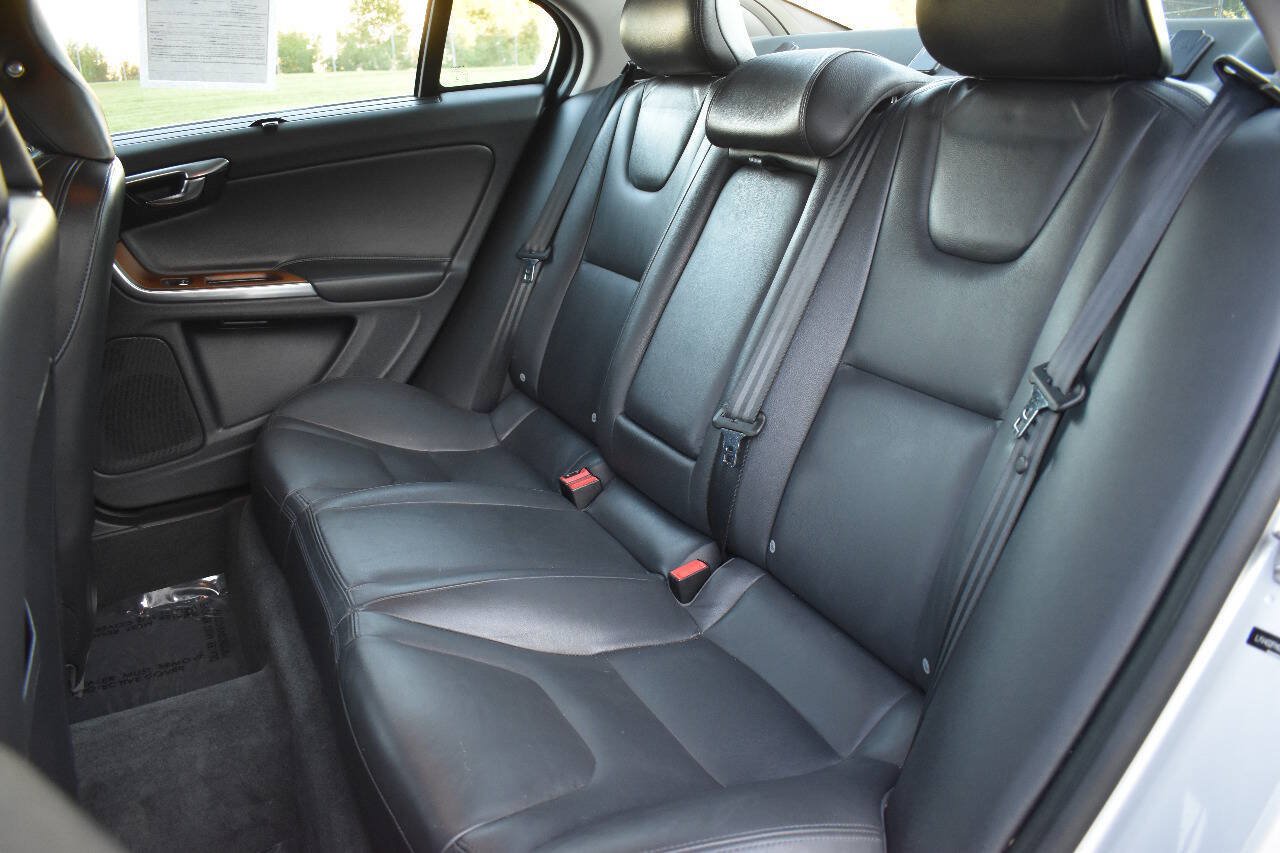 Used 2016 Volvo S60 T5 Inscription Platinum FWD image 17