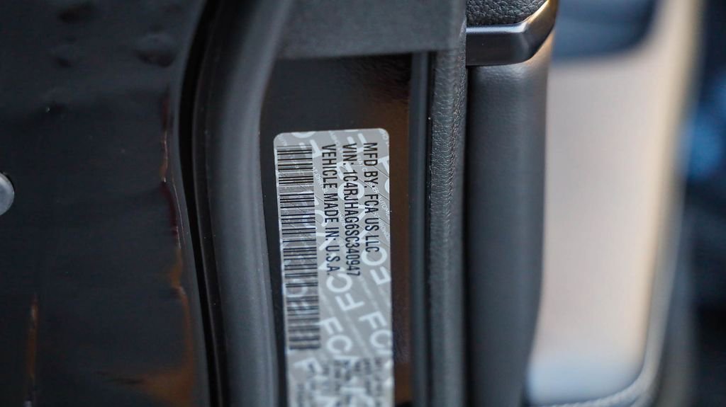 New 2025 Jeep Grand Cherokee Altitude image 29