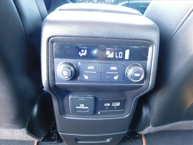 Used 2022 GMC Acadia AT4 w/ Technology Package AWD/4WD image 25