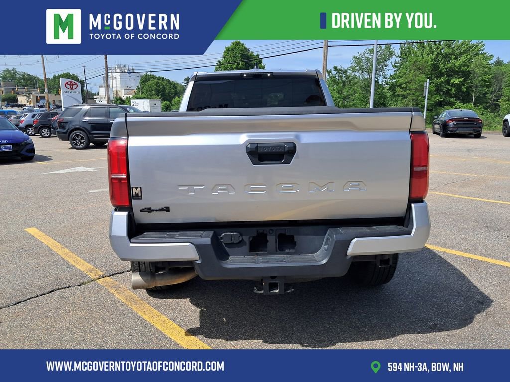 Used 2025 Toyota Tacoma TRD Sport AWD/4WD image 4