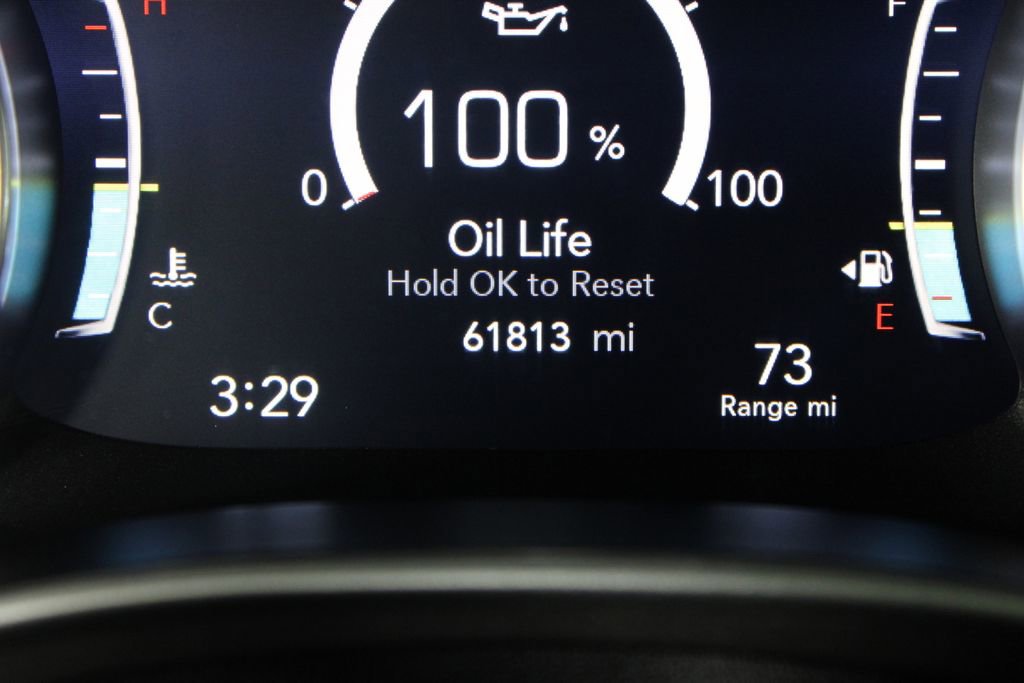 Used 2024 Chrysler Pacifica Touring-L image 27