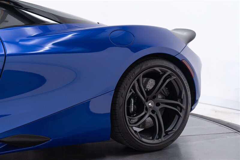 Used 2024 McLaren 750S Spider RWD image 33