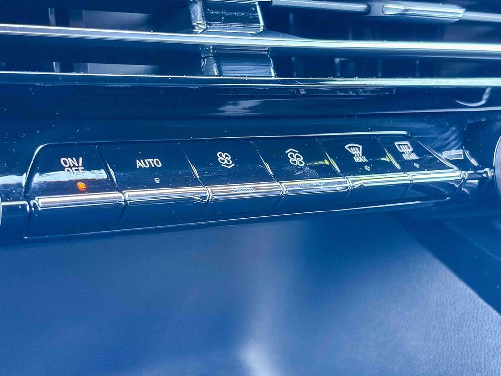 Used 2024 Chevrolet Traverse LT w/ Enhanced Driving Package image 30