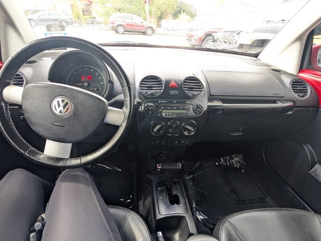 Used 2008 Volkswagen Beetle SE FWD image 9