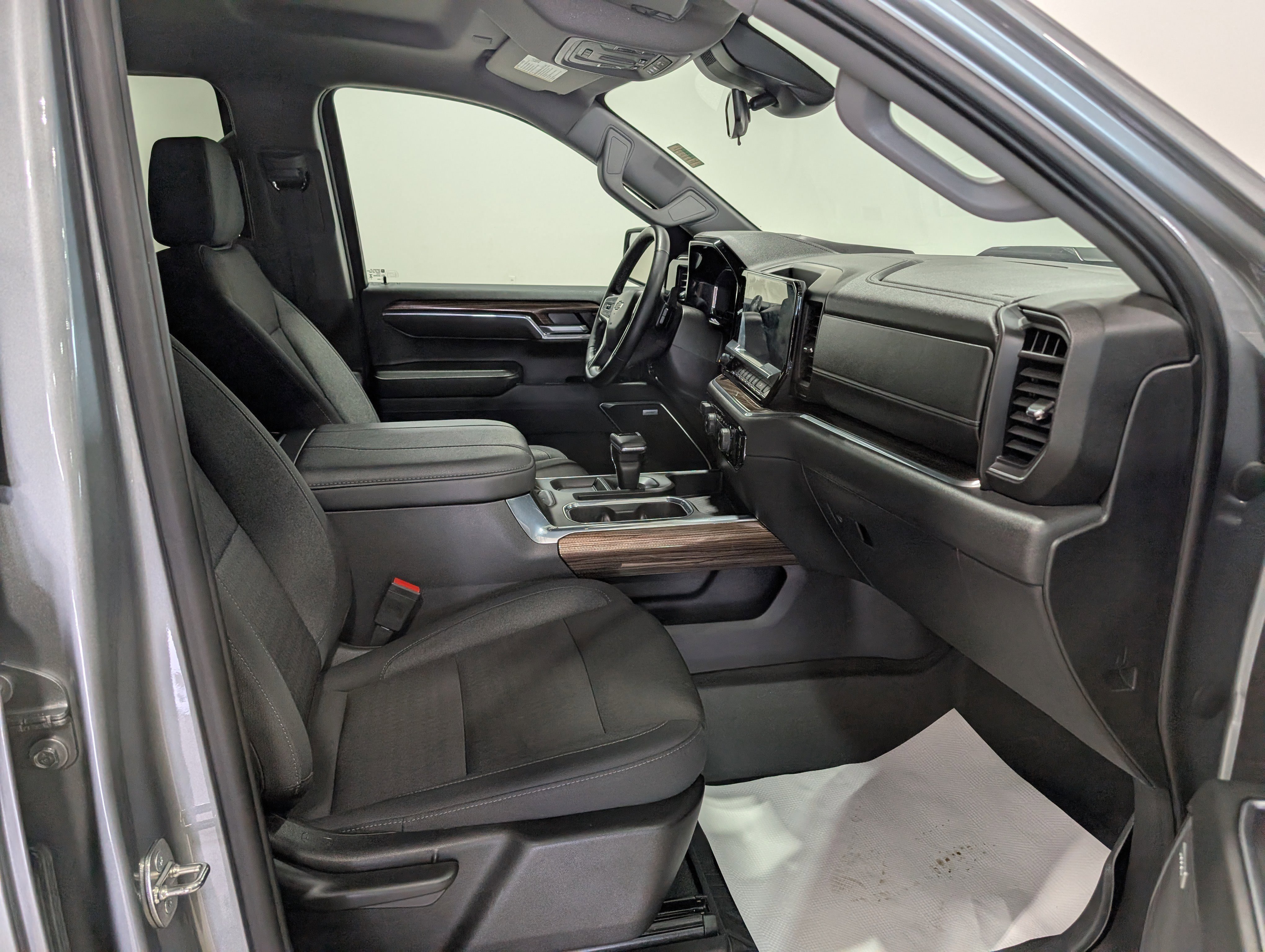 Used 2024 Chevrolet Silverado 1500 LT Trail Boss w/ Convenience Package II image 20