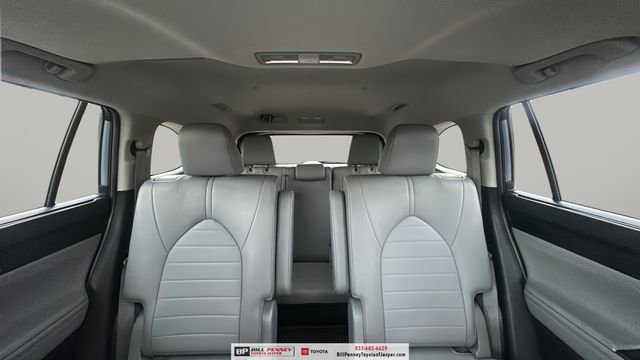 Used 2022 Toyota Highlander XLE image 16