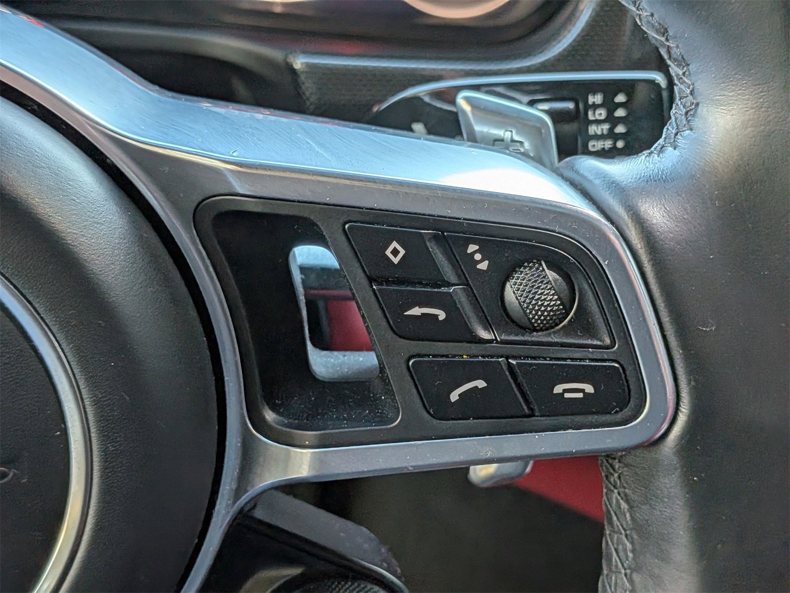 Used 2018 Porsche Panamera image 19