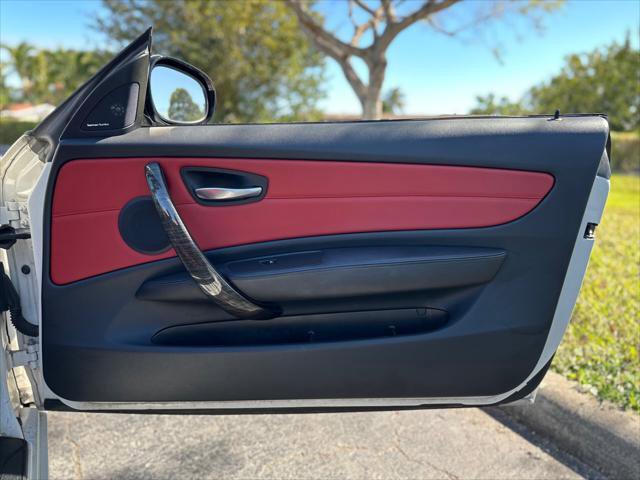 Used 2013 BMW 135i Convertible image 21