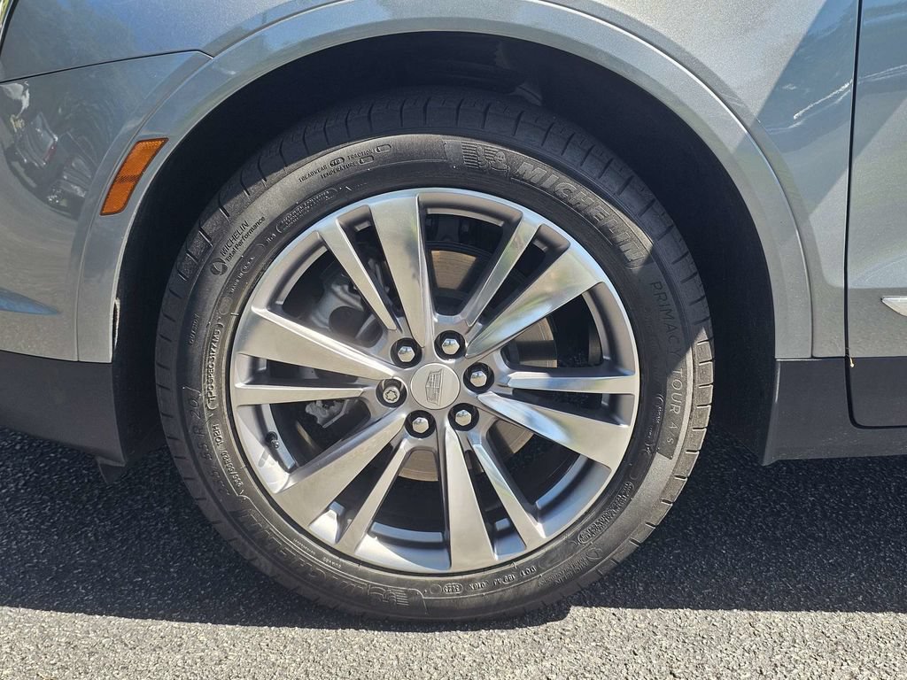 Certified 2024 Cadillac XT5 Premium Luxury FWD image 11