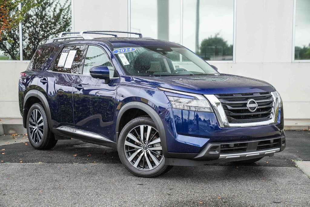 Used 2024 Nissan Pathfinder Platinum image 1