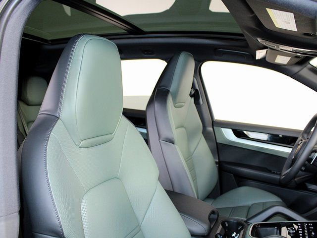 New 2025 Porsche Cayenne S AWD/4WD image 25