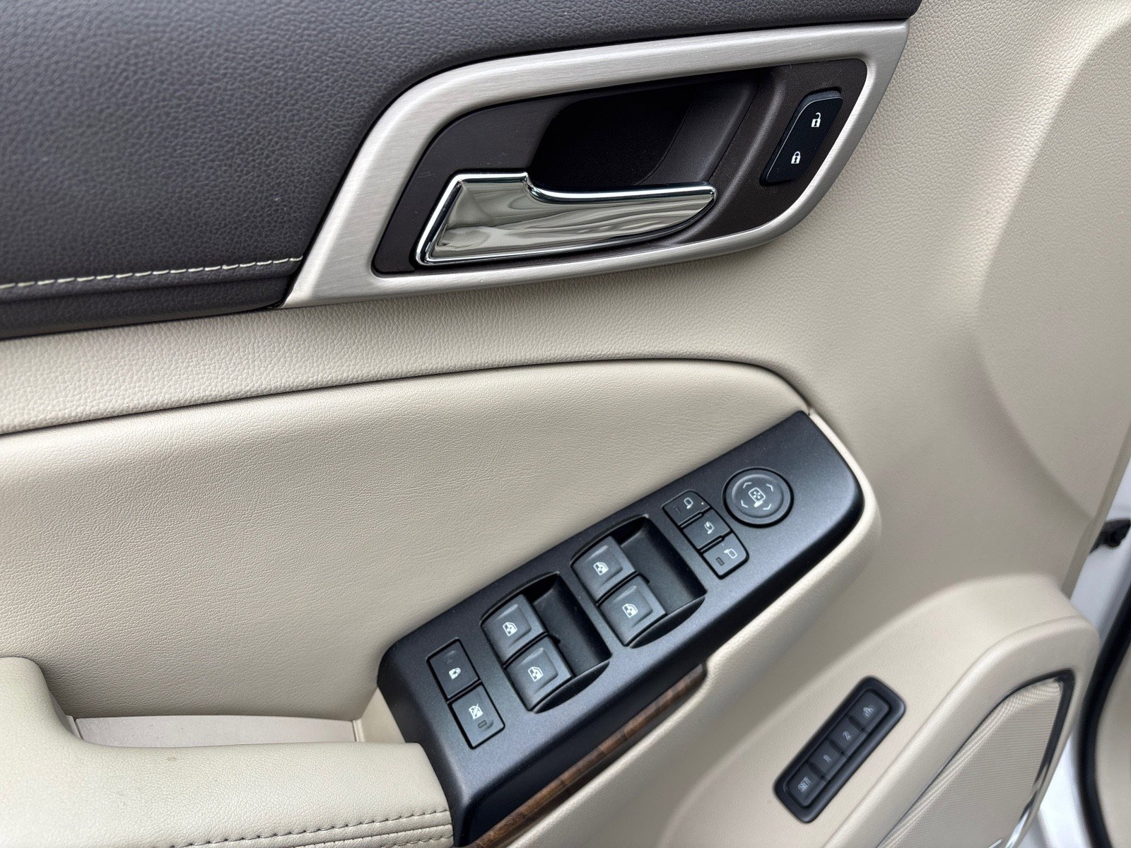 Used 2018 GMC Yukon Denali w/ Denali Ultimate Package image 11