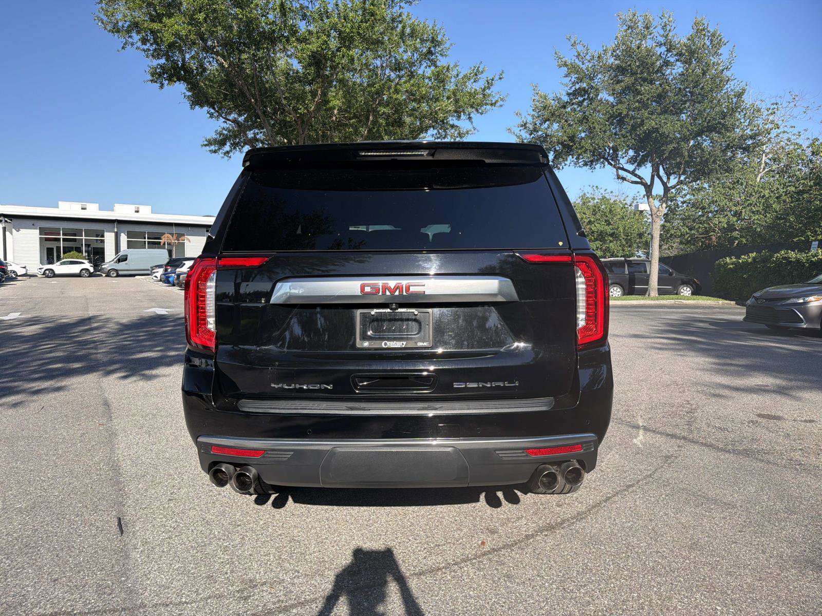 Used 2023 GMC Yukon Denali RWD image 4