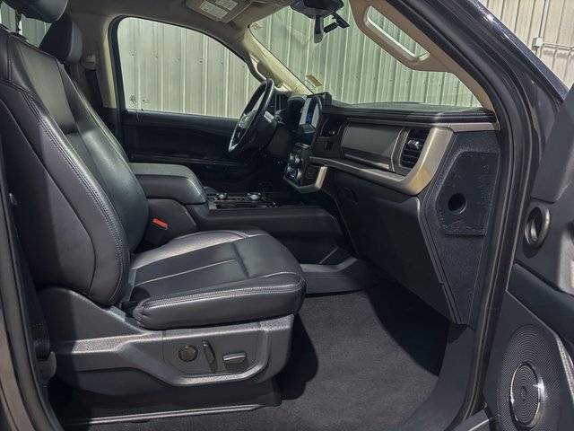 Used 2024 Ford Expedition XLT image 29