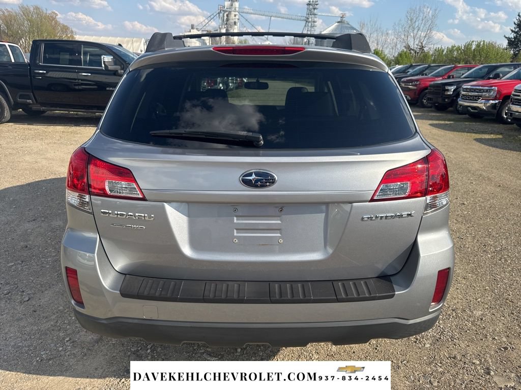 Used 2010 Subaru Outback 2.5i Limited AWD/4WD image 4