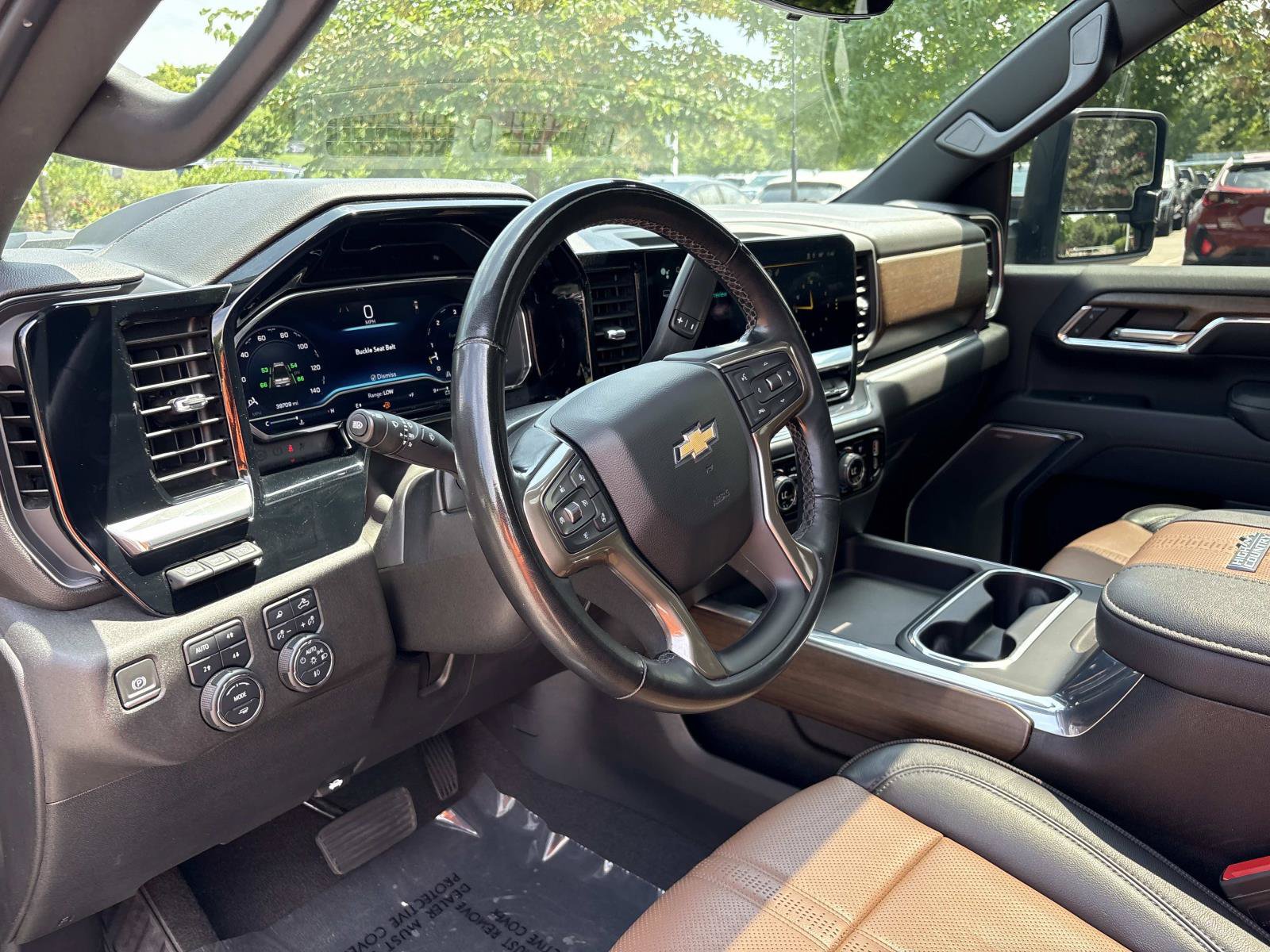 Used 2024 Chevrolet Silverado 2500 High Country w/ High Country Premium Package AWD/4WD image 19