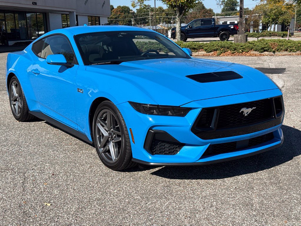 Used 2025 Ford Mustang GT RWD image 13