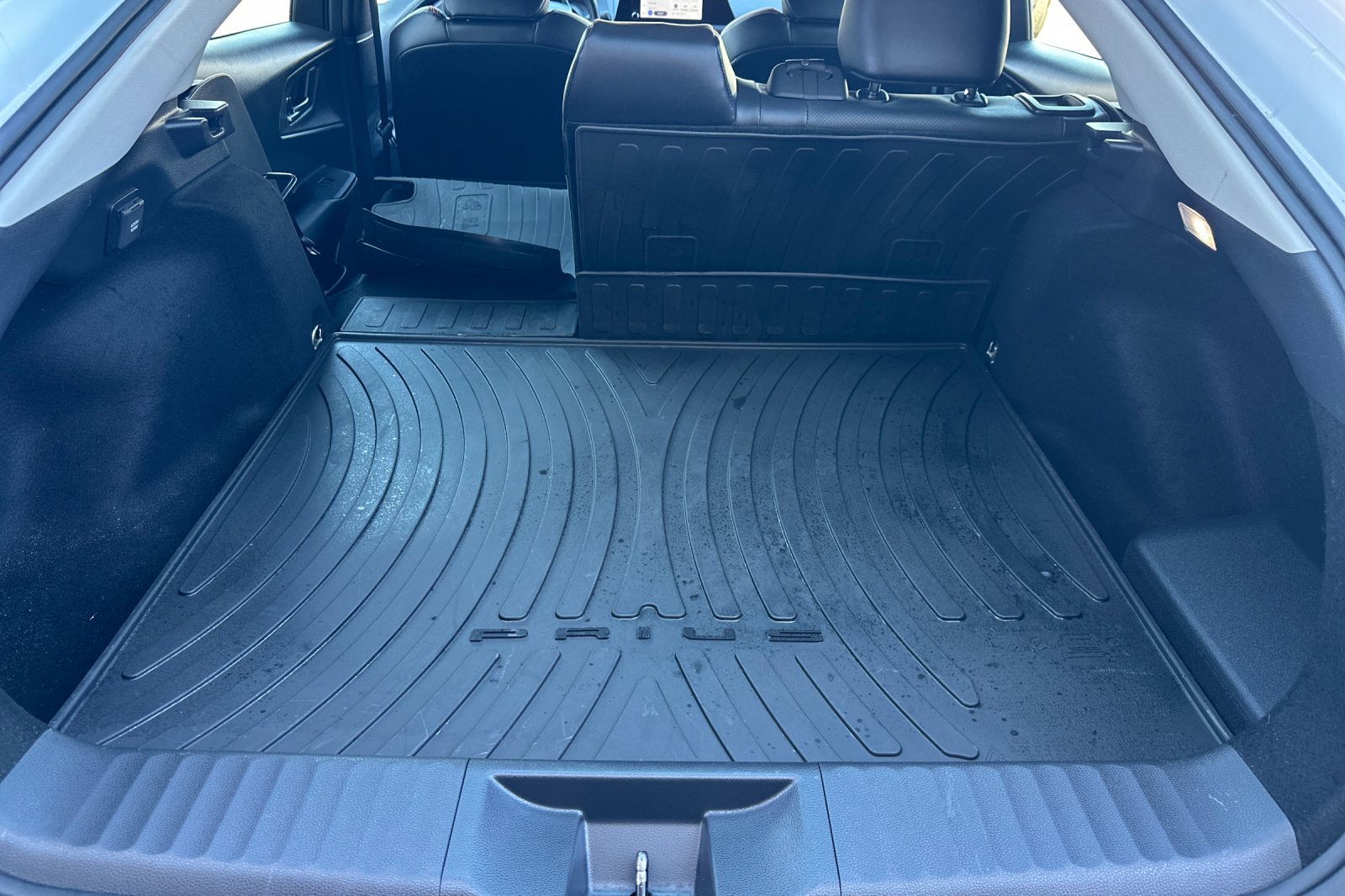 Used 2024 Toyota Prius Prime XSE Premium image 32