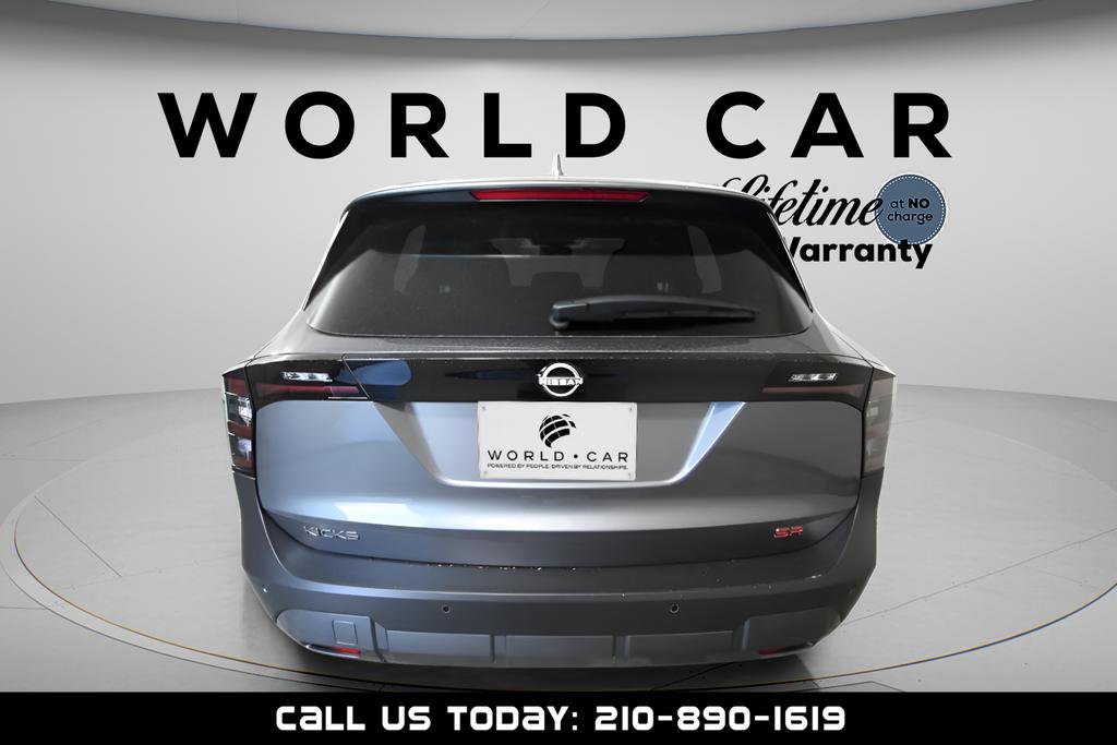Used 2025 Nissan Kicks SR image 7