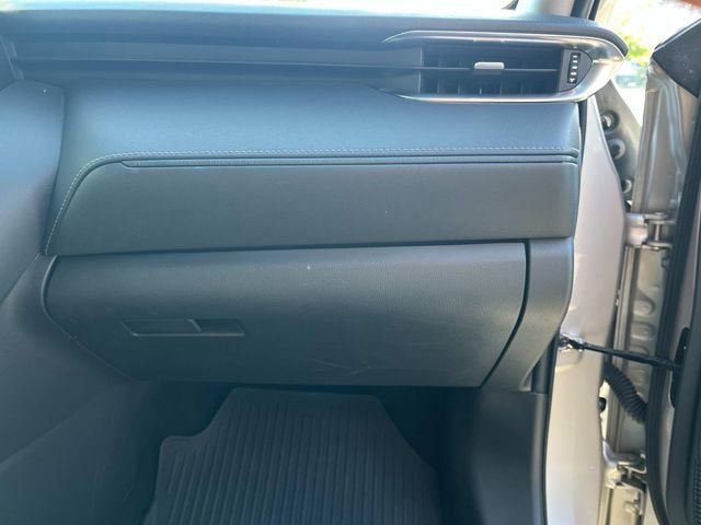 Used 2021 Toyota Venza LE AWD/4WD image 28