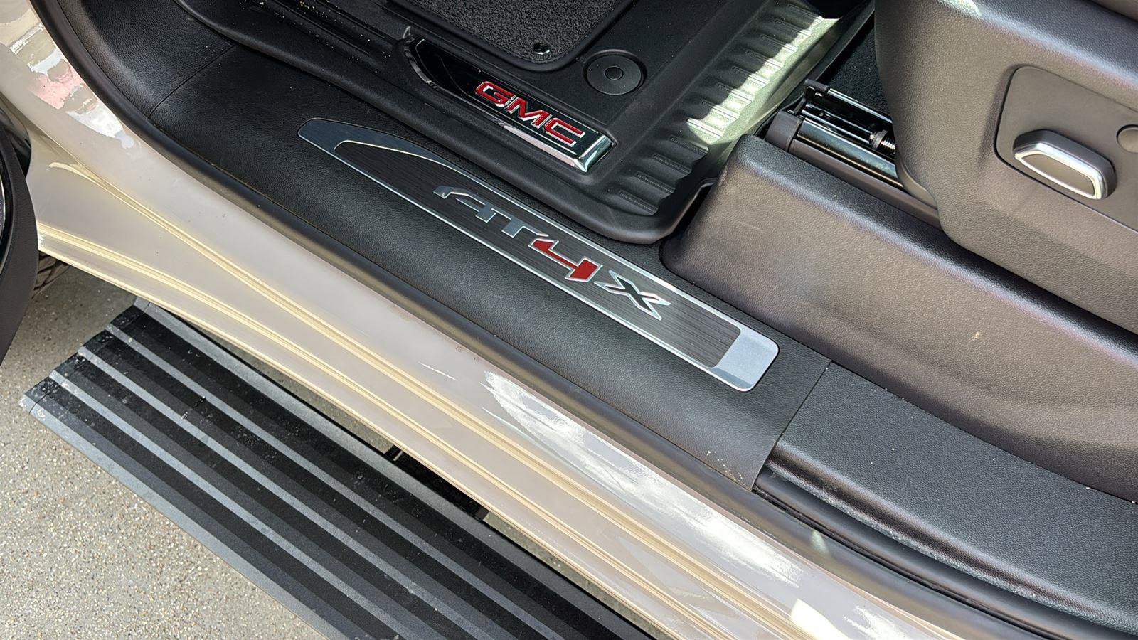New 2026 GMC Sierra 2500 AT4X image 17