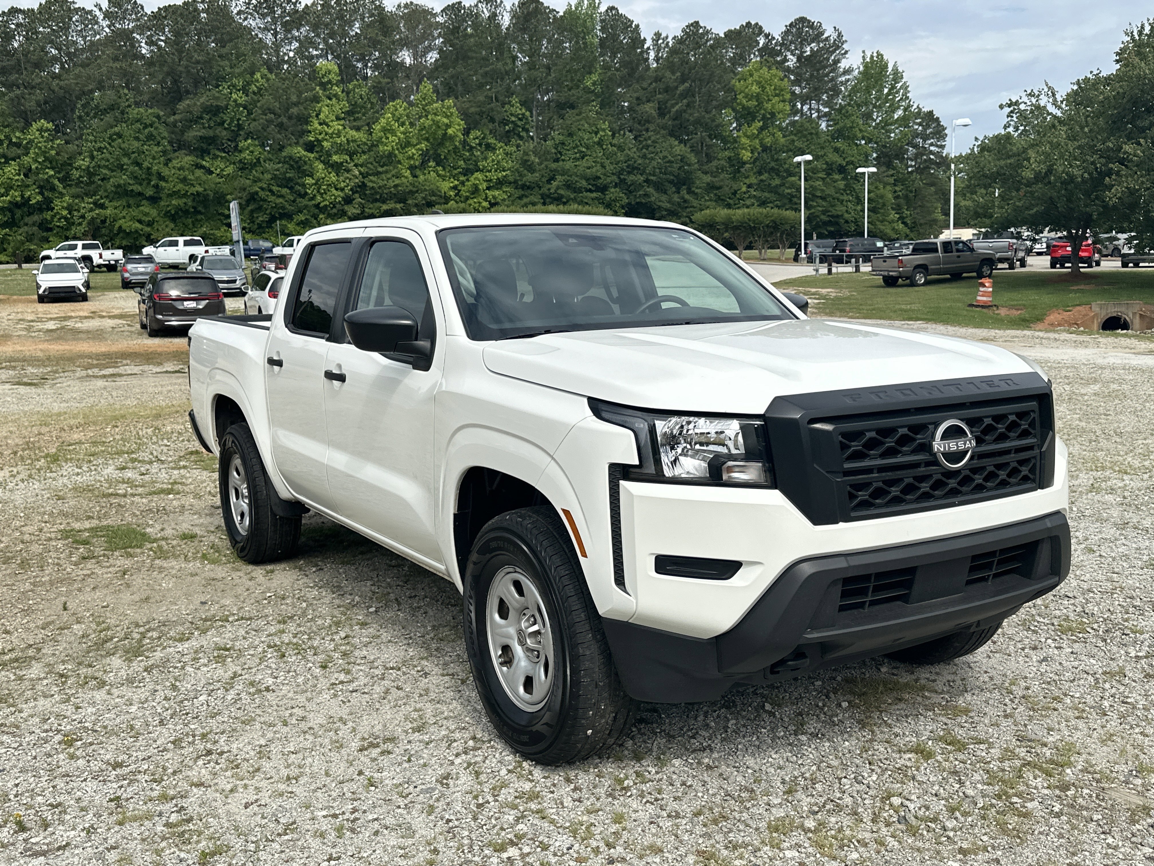 Used 2024 Nissan Frontier S AWD/4WD image 3