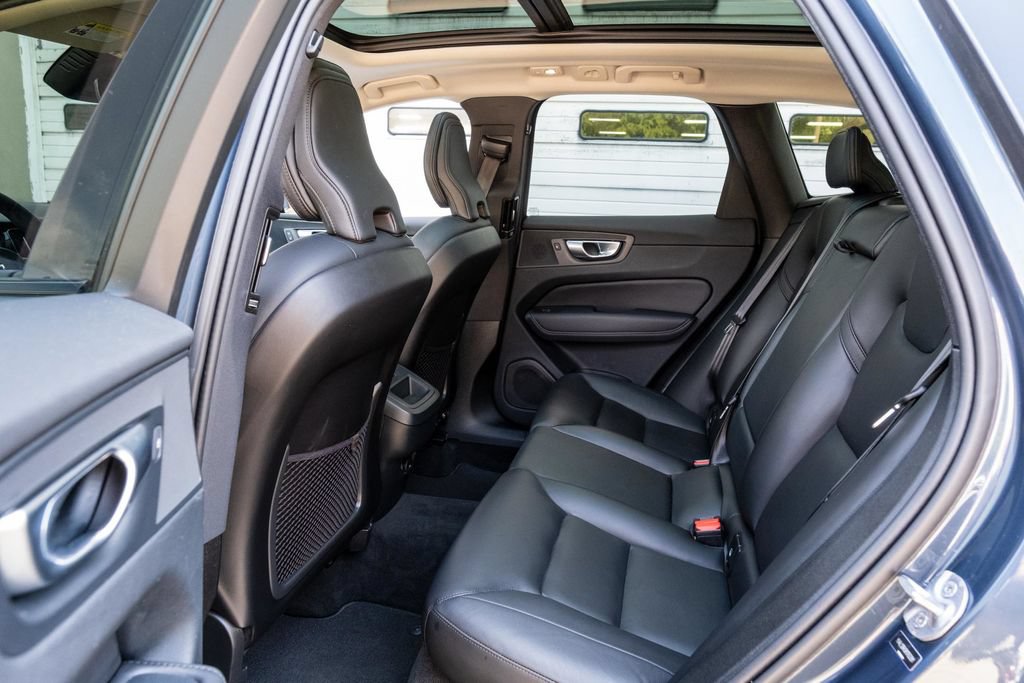 Used 2024 Volvo XC60 B5 Core w/ Climate Package AWD/4WD image 28