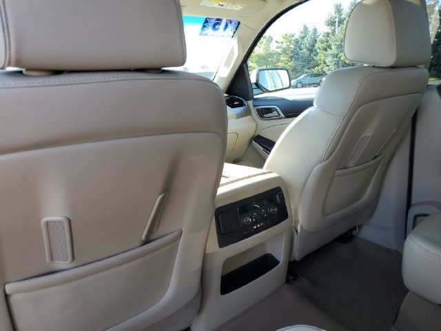 Used 2015 GMC Yukon XL Denali w/ Touring Package AWD/4WD image 33