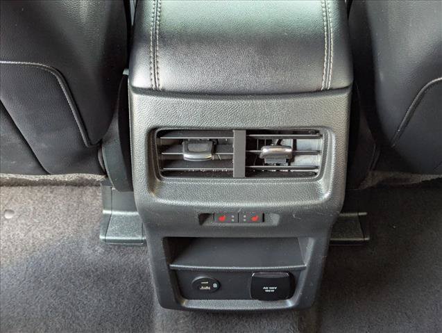 Used 2022 Ford Edge Titanium w/ Equipment Group 301A AWD/4WD image 17