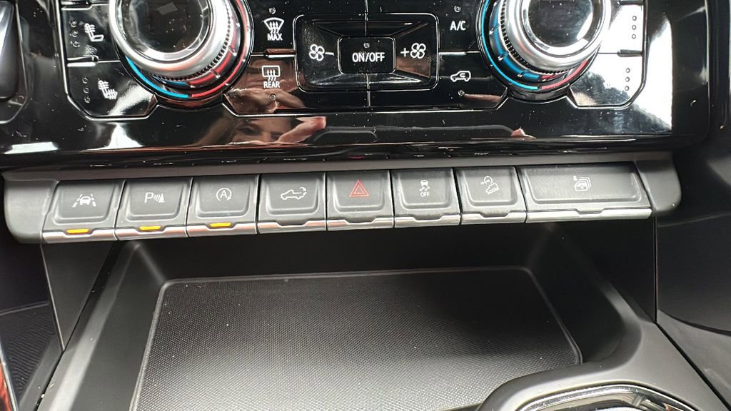 Used 2022 GMC Sierra 1500 AT4 w/ AT4 Premium Package image 23