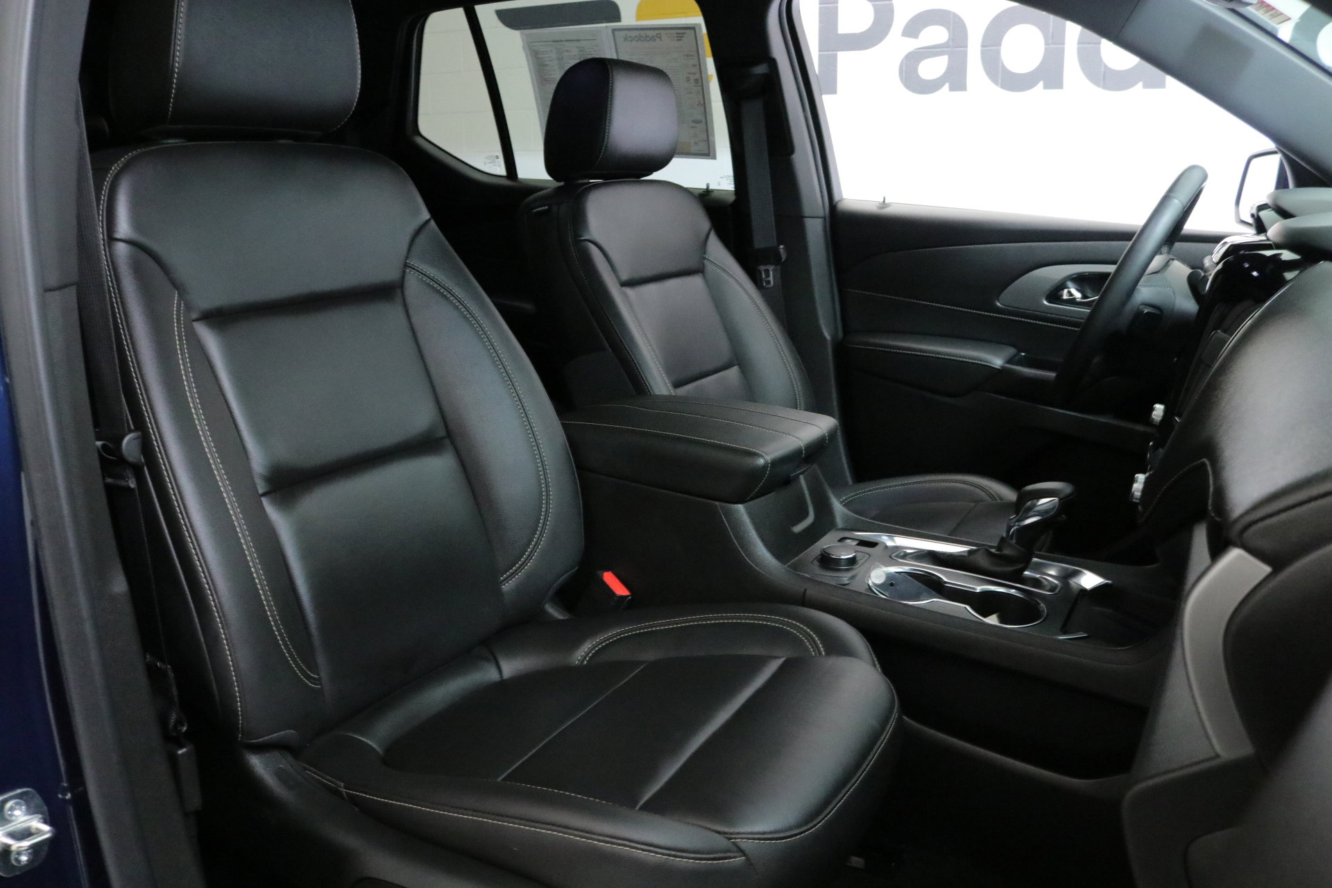 Used 2023 Chevrolet Traverse LT image 29