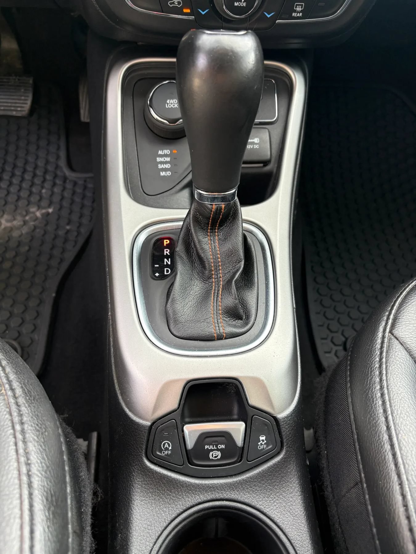 Used 2021 Jeep Compass Latitude w/ Sun and Sound Group AWD/4WD image 39