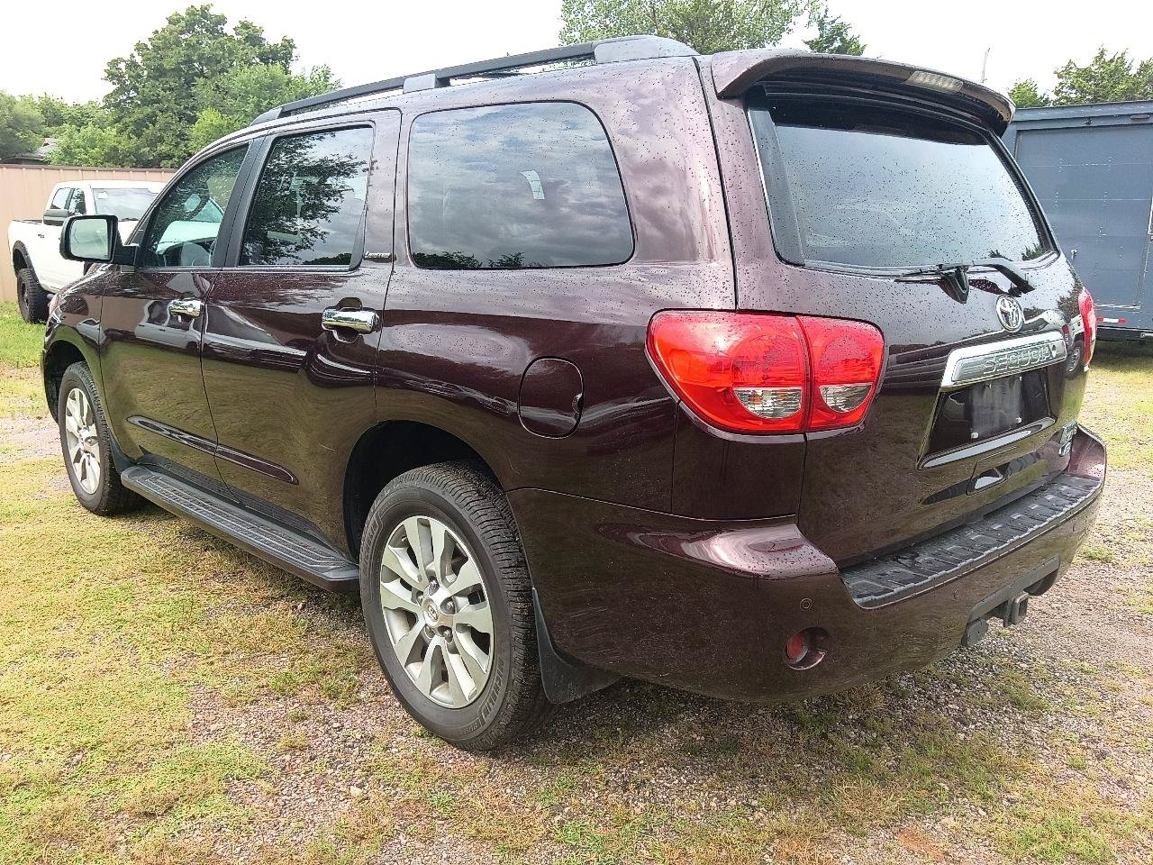 Used 2017 Toyota Sequoia Limited w/ Safety & Convenience Package AWD/4WD image 7