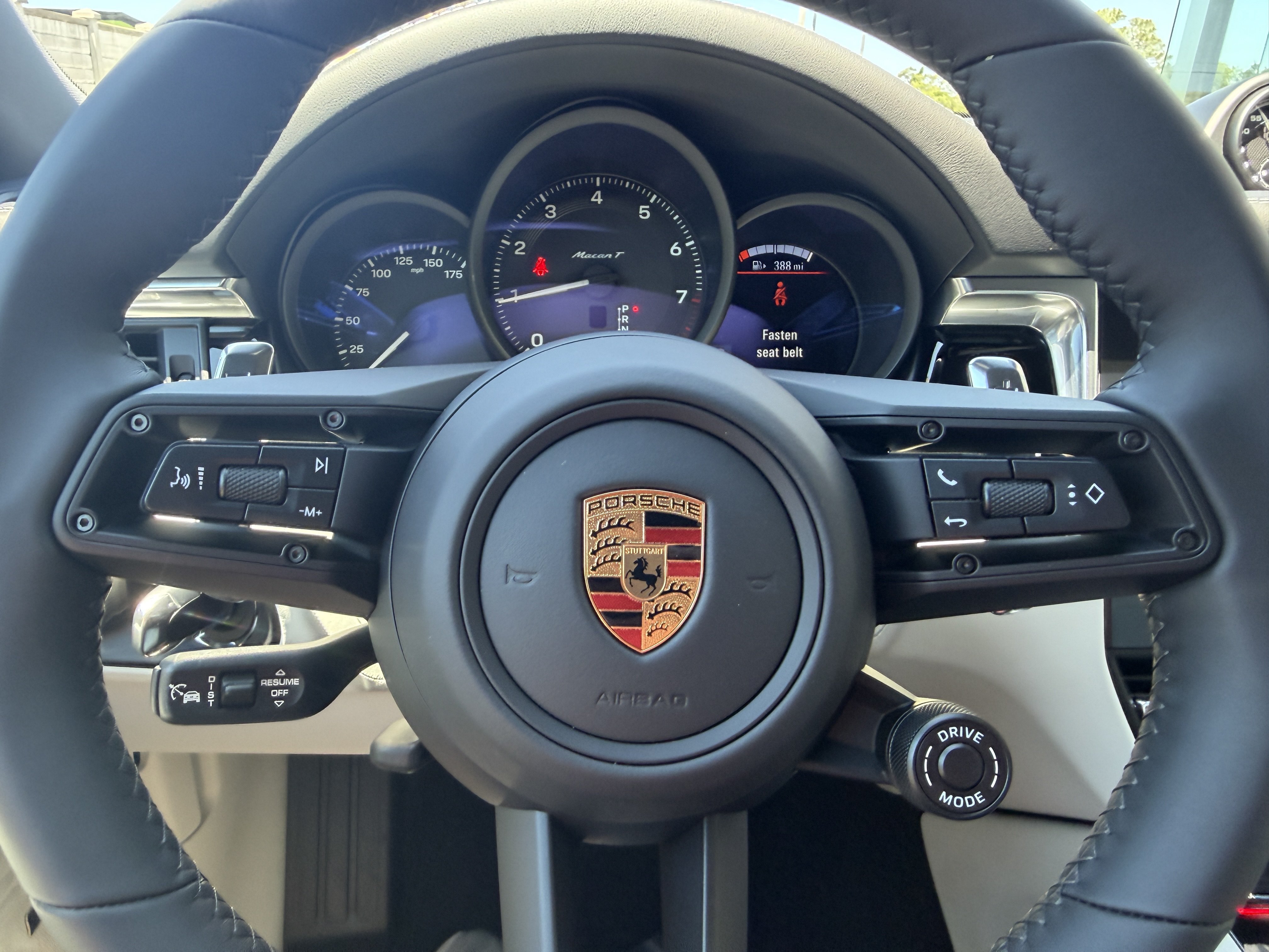 New 2026 Porsche Macan Turbo AWD/4WD image 30