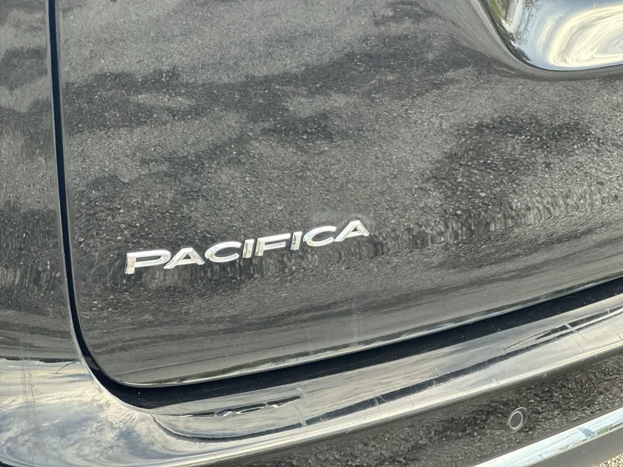 Certified 2024 Chrysler Pacifica Touring-L FWD image 12