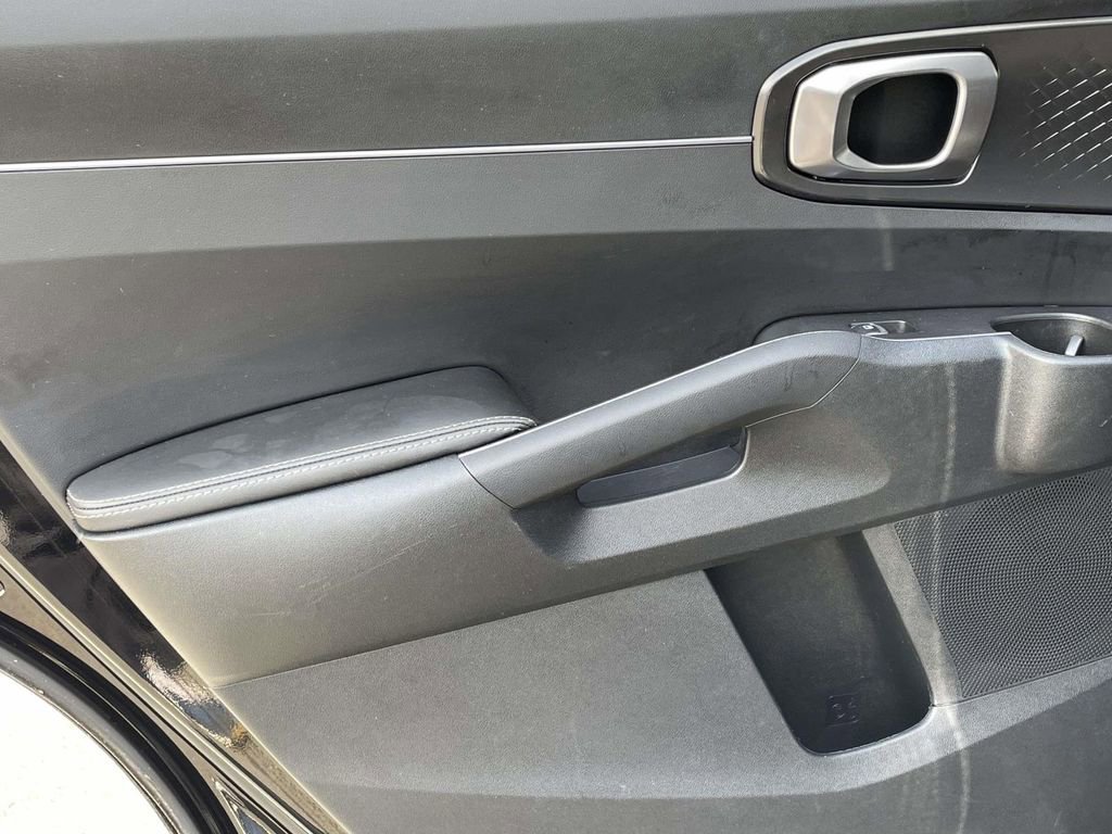 Used 2023 Kia Sorento S w/ Panoramic Sunroof Package FWD image 9