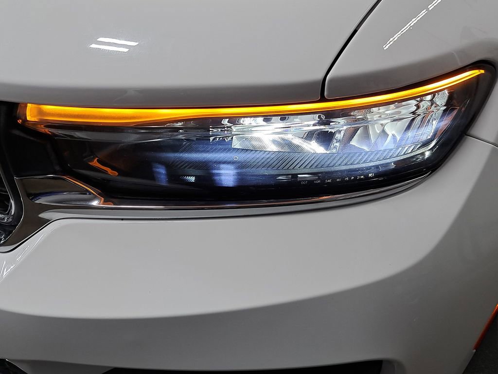 Used 2025 Jeep Grand Cherokee Laredo w/ Luxury Tech Group I image 32