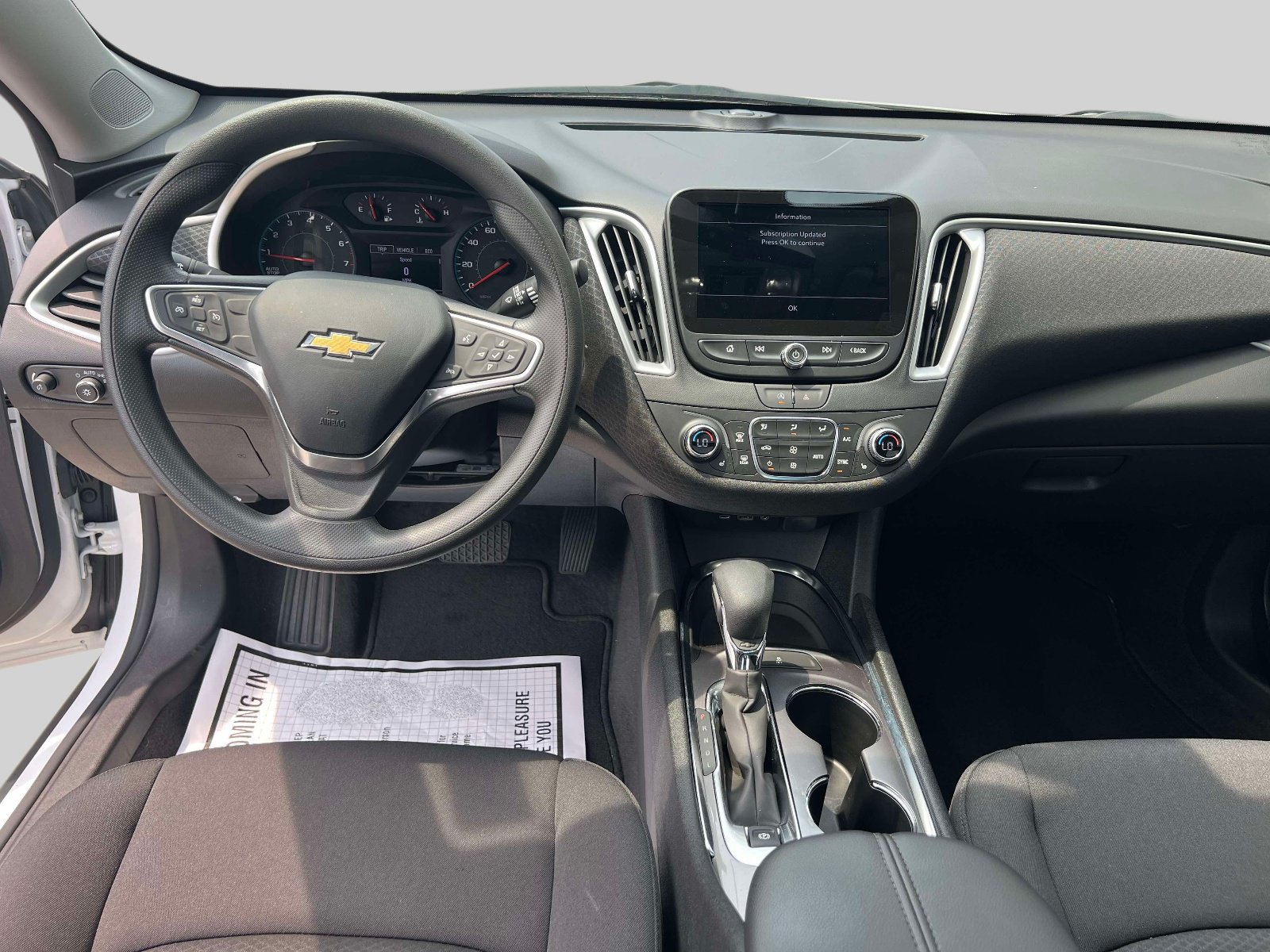 Used 2022 Chevrolet Malibu LT FWD image 12