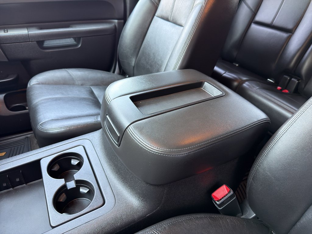 Used 2011 Chevrolet Silverado 2500 LT w/ Interior Plus Package AWD/4WD image 31