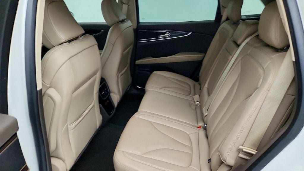 Used 2022 Lincoln Nautilus Reserve FWD image 22