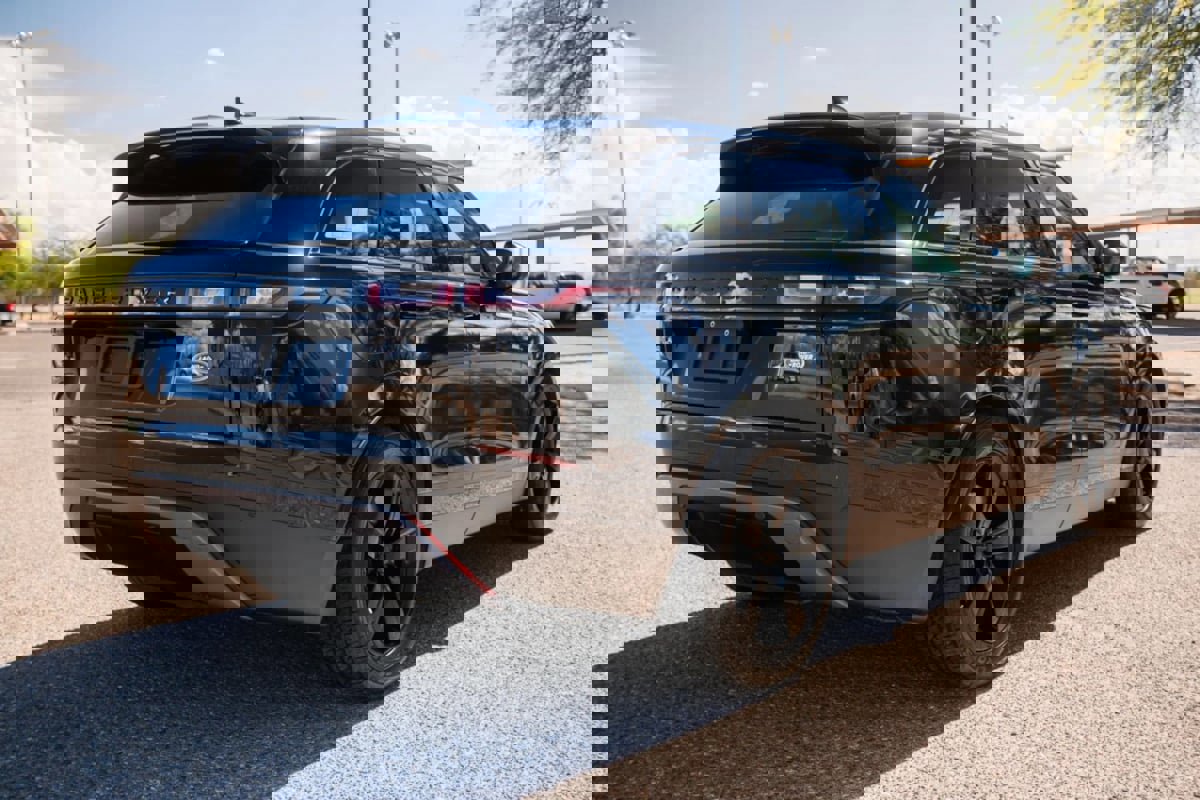 Used 2019 Land Rover Range Rover Velar S image 6