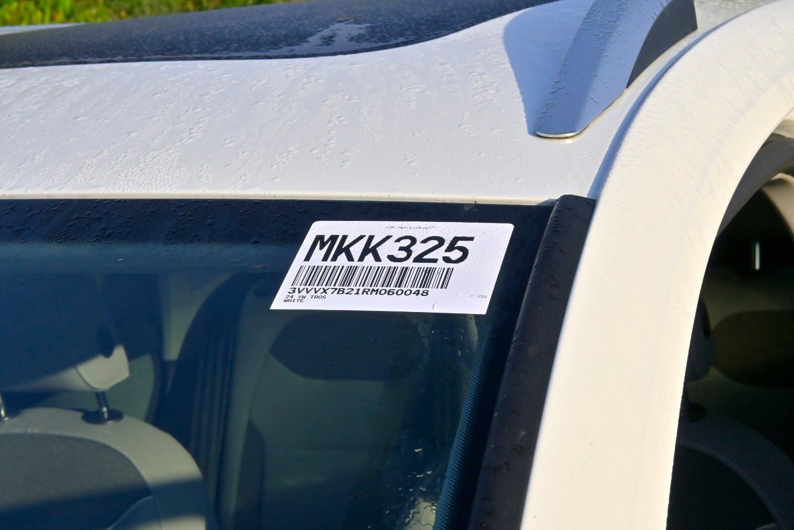 Used 2024 Volkswagen Taos SE w/ Panoramic Sunroof Package image 32