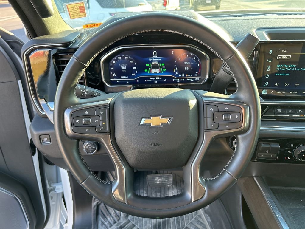 Used 2025 Chevrolet Silverado 2500 High Country w/ Technology Package AWD/4WD image 24