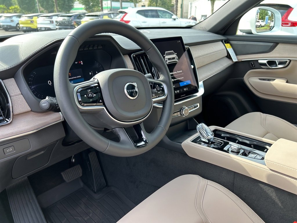 New 2026 Volvo XC90 B6 Plus w/ Protection Package Premier image 7